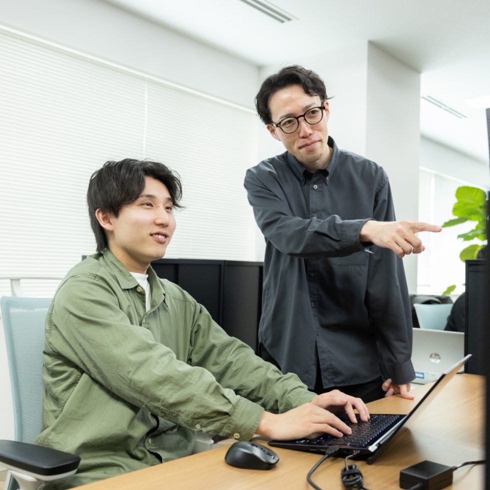 自社サービス開発事業